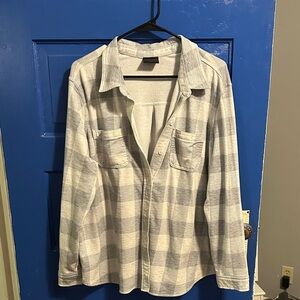 32 Degrees Women's Light Gray Checkered Button Down Shirt